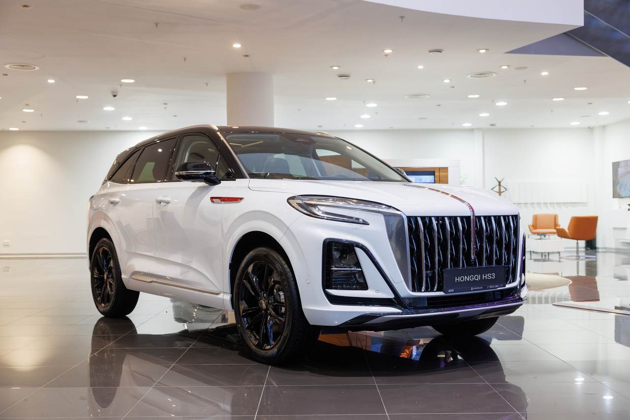 Hongqi HS3 2.0 T Делюкс (Deluxe Bi-color)