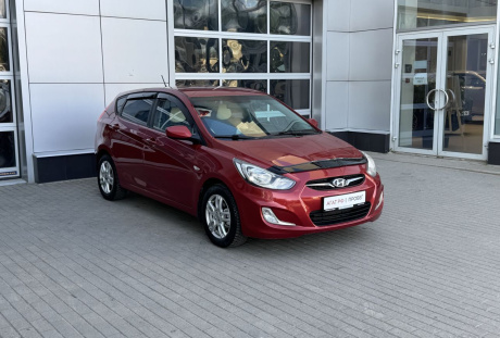Hyundai Solaris хэтчбек 2012 года с пробегом 155 701 км
