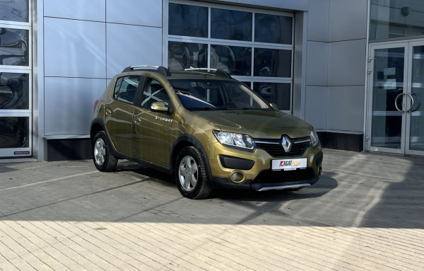 Renault Sandero 2015 года с пробегом 177 812 км, фото 1