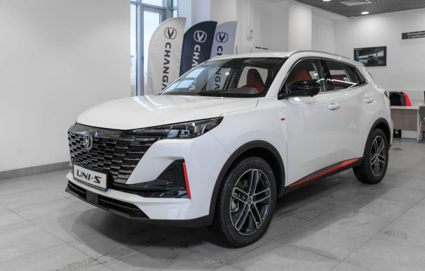 Changan UNI-S 1.5T робот. Техно 25 г.в