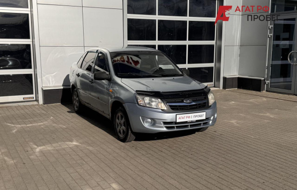 LADA Granta седан 2012 года с пробегом 135 702 км, фото 1