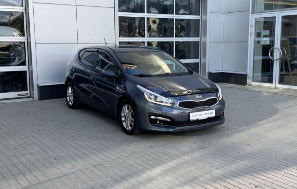 Kia Cee'd 2013 года с пробегом 152 417 км, фото 1