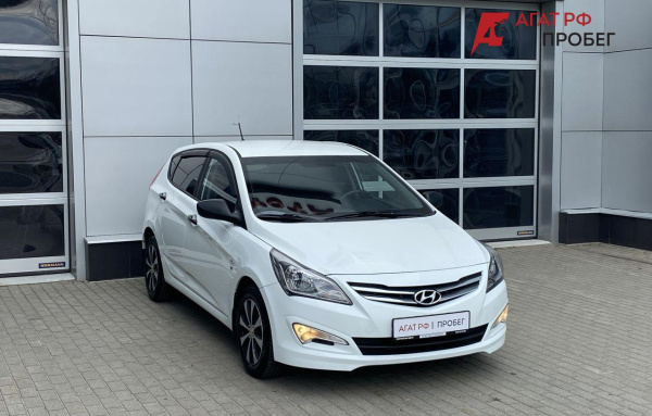 Hyundai Solaris хэтчбек 2015 года с пробегом 161 371 км, фото 1